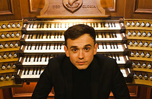 <p>Thomas Ospital, orgue</p>
