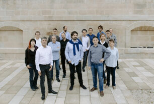 <p><strong><em>Miniatures</em></strong></p>
<p>Martin Matalon (1958-), <em>Caravansérail 2 * &#8211; </em>12&prime;<br />
© 2025 &#8211; Éditions Billaudot<br />
<strong>Julien Guerin</strong>, chorégraphie</p>
<p>Misato Mochizuki (1969-), <em>Sakiwaï &#8211; Wabi-sabi bloom * &#8211; </em>9&prime;<br />
Mimoza Koike, chorégraphie</p>
<p>Aurélien Dumont (1980-), <em>Steps for Beasts that Never Were * &#8211; </em>11&prime;<br />
© 2025 &#8211; Éditions Musicales Artchipel<br />
Jeroen Verbruggen, chorégraphie</p>
<p>Violeta Cruz (1986-), <em>Huit carrés rouges * &#8211; </em>12&prime;<br />
© 2025 &#8211; Éditions Musicales Artchipel<br />
Francesco Nappa, chorégraphie</p>
<p>Bruno Mantovani (1974-), <em>L&rsquo;ivresse, </em>pour quatuor à cordes &#8211; 11&prime;<br />
Jean-Christophe Maillot, chorégraphie</p>
<p>Ramon Lazkano (1968-), <em>Lur-Itzalak, </em>pour violon et violoncelle &#8211; 10&prime;<br />
Jean-Christophe Maillot, chorégraphie</p>
<p>* Création mondiale, commande du Printemps des Arts de Monte-Carlo avec le soutien de la SOGEDA</p>
<p>Coproduction avec Les Ballets de Monte-Carlo et l’Ensemble Orchestral Contemporain</p>
