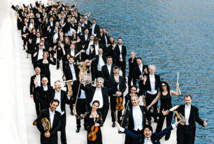 <p><strong>Igor Stravinsky </strong>(1882-1971)</p>
<p><em>Quatre Études pour orchestre –</em> 10&prime;<br />
1. Danse<br />
2. Excentrique<br />
3. Cantique<br />
4. Madrid</p>
<p><strong>Marc Monnet </strong>(1947-)</p>
<p><em>Concerto pour piano et orchestre</em> – 27&prime;</p>
<p>Création mondiale, commande du Printemps des Arts de Monte-Carlo avec le soutien de la SOGEDA</p>
<ol>
<li>Mouvement 1</li>
<li>Mouvement 2</li>
</ol>
<p>Cadenza</p>
<ol start="3">
<li>Mouvement 3</li>
</ol>
<p>***</p>
<p><strong>Igor Stravinsky</strong> (1882-1971)</p>
<p><em>Trois Pièces pour quatuor à cordes –</em> 8&prime;</p>
<ol>
<li>Noire = 126</li>
<li>Noire = 76</li>
<li>Blanche = 40</li>
</ol>
<p><strong>Claude Debussy </strong>(1862-1918)</p>
<p><em>Images pour orchestre –</em> 35&prime;<br />
1. Gigues<br />
2. Ibéria<br />
I. Par les rues et les chemins<br />
II. Les parfums de la nuit<br />
III. Le matin d&rsquo;un jour de fête<br />
3. Rondes de printemps</p>
